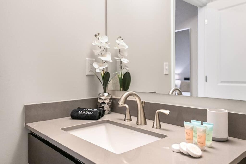 Ferienwohnung 2Br Unit In The Heart Of Dt On Playhouse Square, With Pool And Gym Access-1106 Cleveland Exterior foto