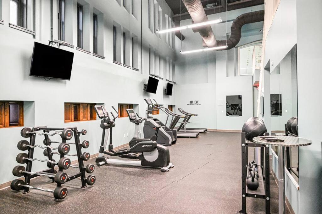 Ferienwohnung 2Br Unit In The Heart Of Dt On Playhouse Square, With Pool And Gym Access-1106 Cleveland Exterior foto